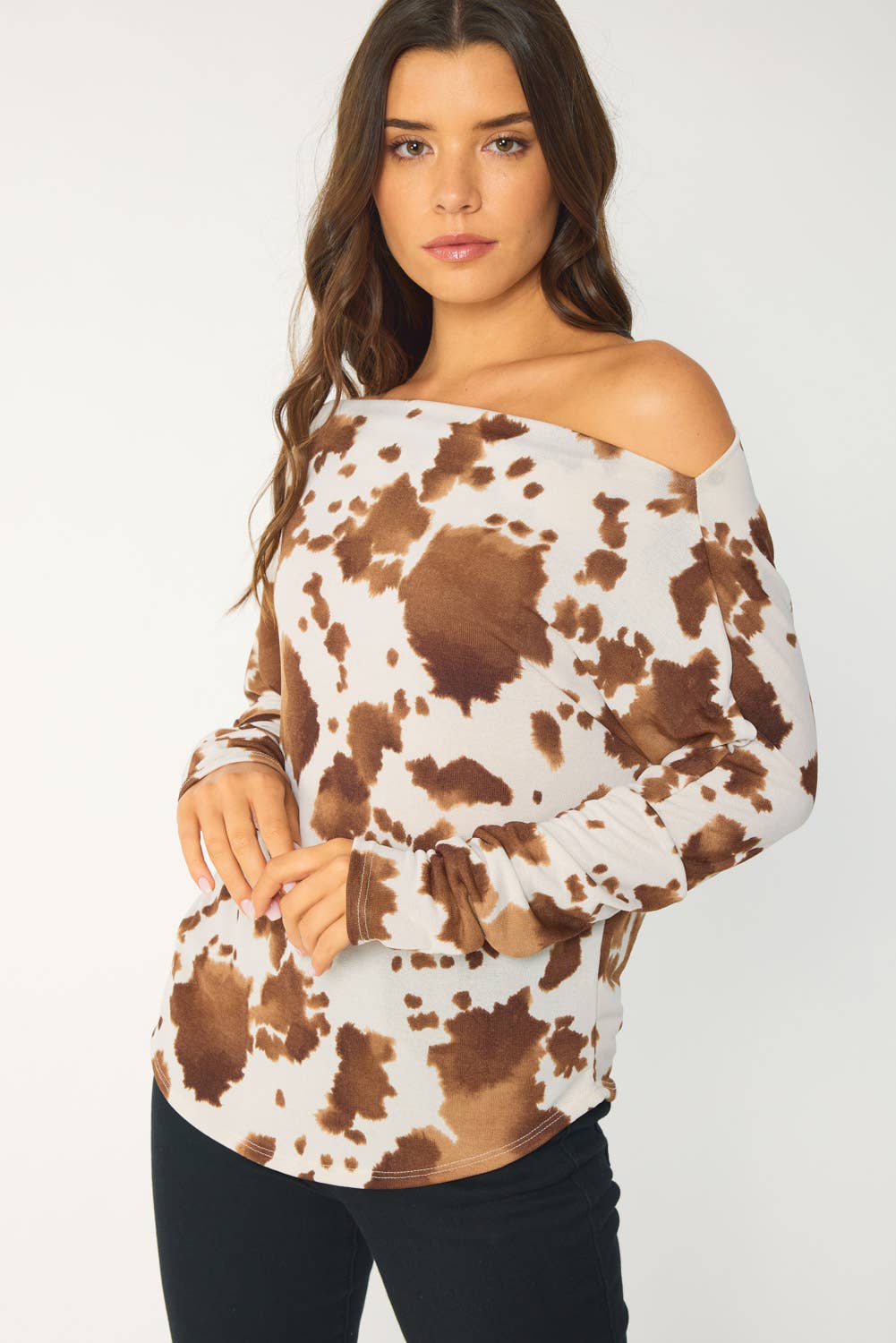 ST3008-F - JERSEY COW PRINTED BOAT NECK TOP: Brown / L