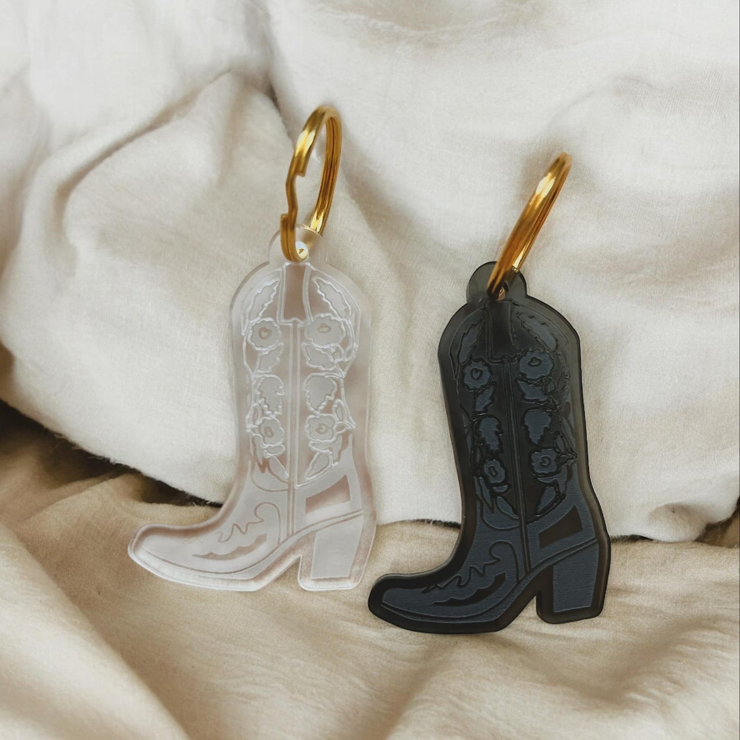 Floral Rose Cowboy Boot Western Keychain Jewelry : Frosty White / Gold