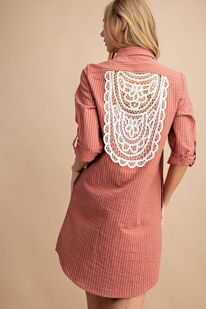 D10955FA - PINSTRIPED BUTTON DOWN SHIRT DRESS: LATTE / S