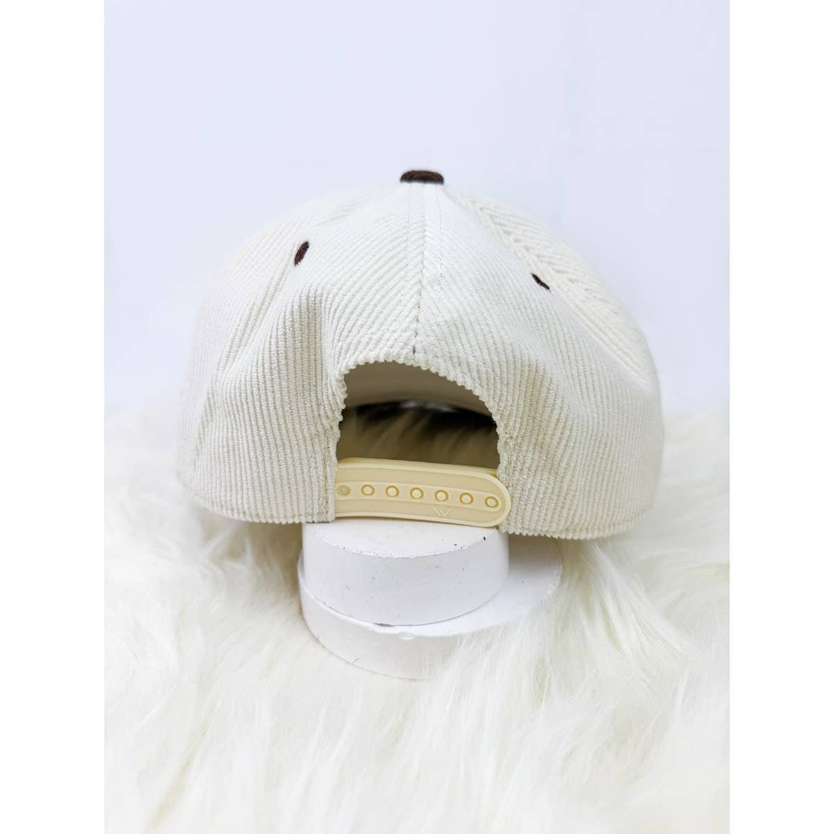 Two Tone Corduroy Snap Back Baseball Cap: RED/CREAM / ONE(6)