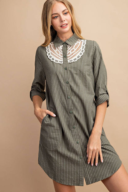 D10955FA - PINSTRIPED BUTTON DOWN SHIRT DRESS: LATTE / L