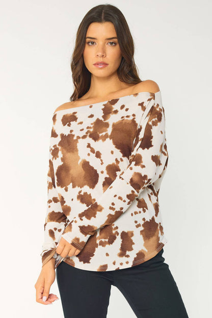 ST3008-F - JERSEY COW PRINTED BOAT NECK TOP: Brown / S