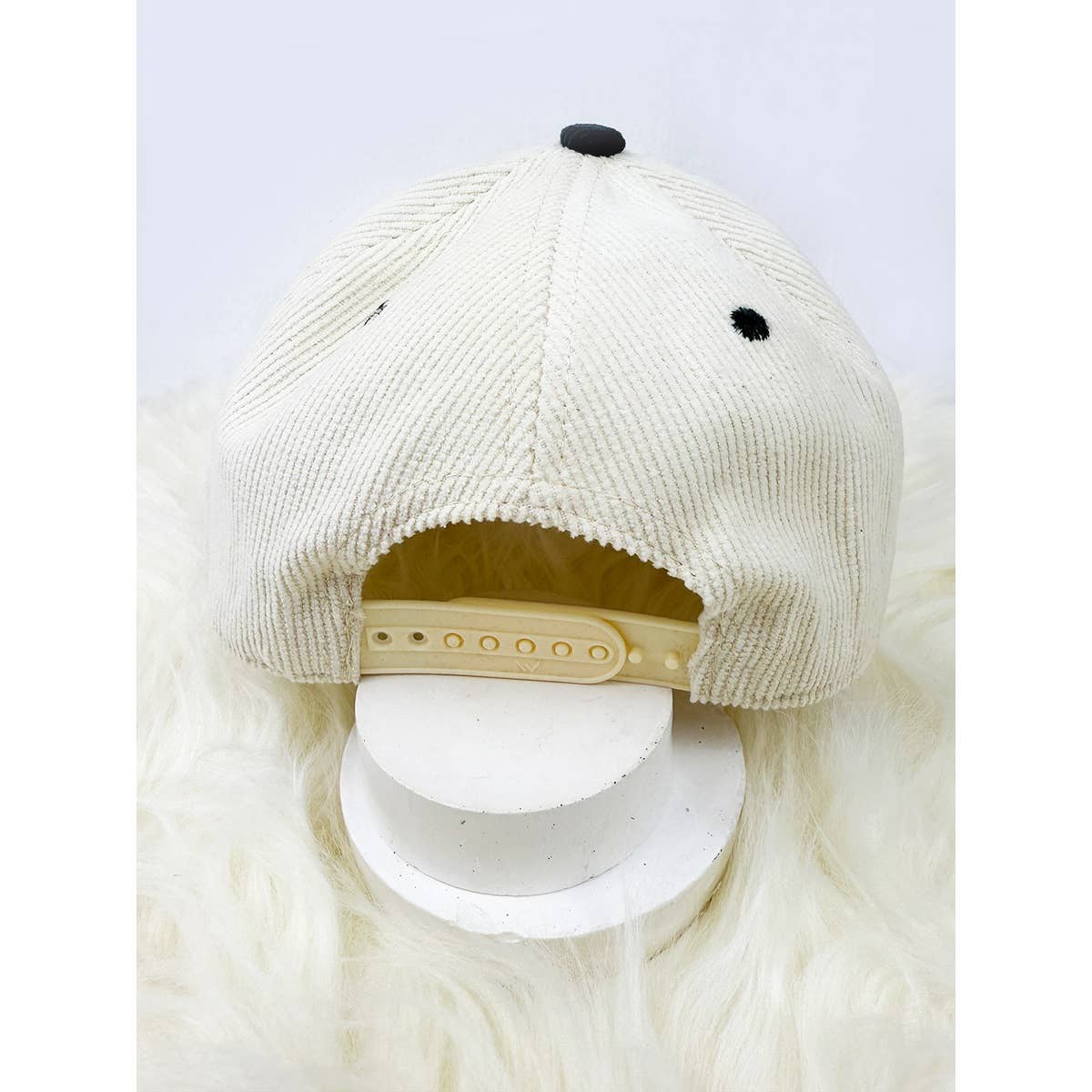 Two Tone Corduroy Snap Back Baseball Cap: RED/CREAM / ONE(6)