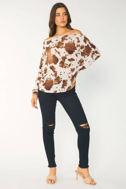 ST3008-F - JERSEY COW PRINTED BOAT NECK TOP: Brown / M